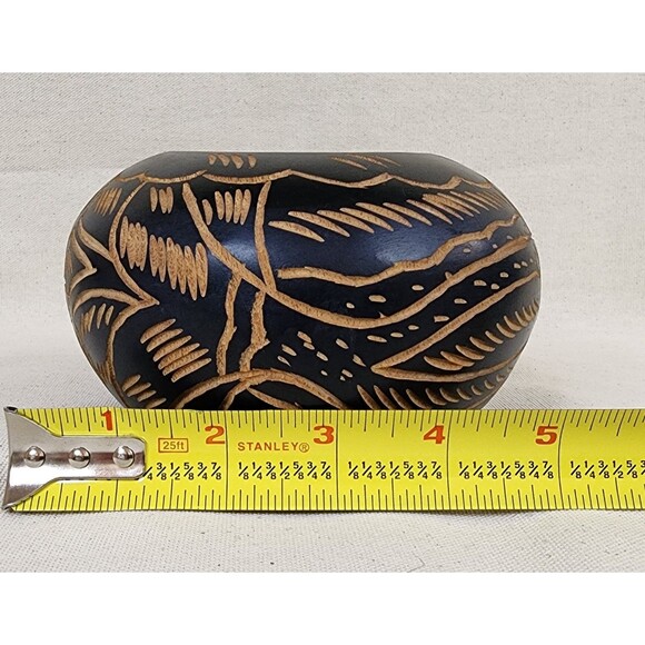 Vintage SE Asian Hand-Carved Black & Natural Wood Lidded Bowl (1950s–1980s) - Picture 8 of 10